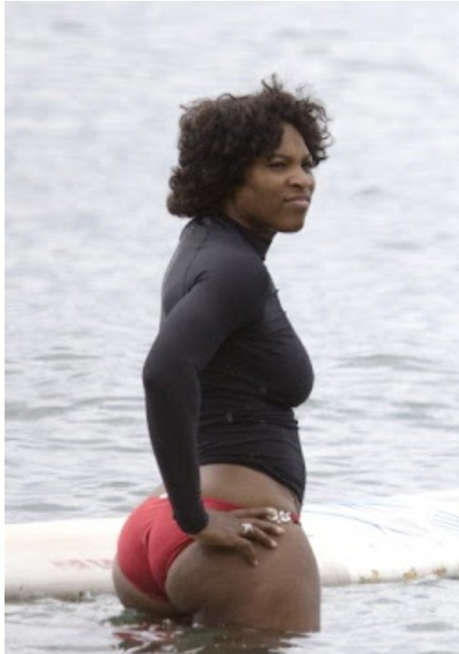 YOU ARE NOT READY FOR THIS, SO DON’T WATCH. Serena Williams slips while surfing and fans can’t stop rewatching the video of those big melons swinging to hit the water as her rear wildly jiggles the moment she hit the water, this clip is a tsunami of hot bouncing jelly