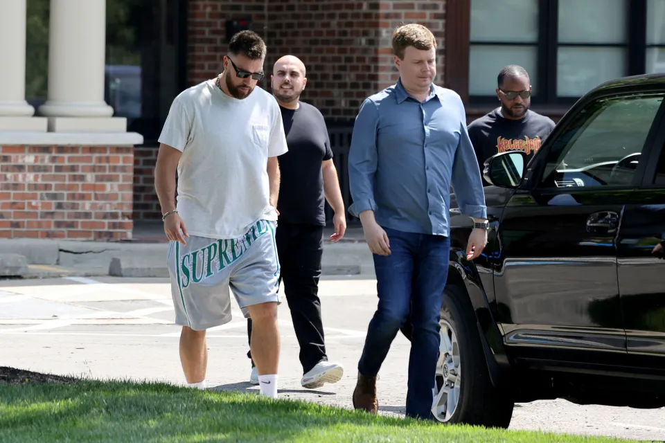 EX-TRAV-AGANZA Travis Kelce returns from Taylor Swift tour as he enjoys eating at favorite restaurant ahead of Kelce Jam music festival: Kelce has a star-studded roster of performers set to play at his festival